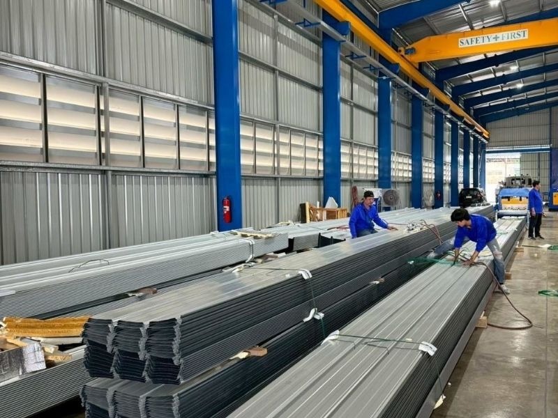 โรงงานผลิตหลังคาเมทัลชีทบลูสโคป